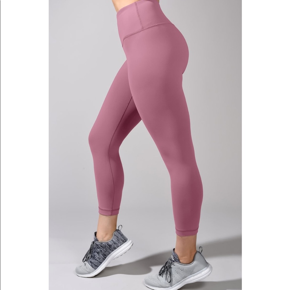 90 Degrees Reflex Capris!